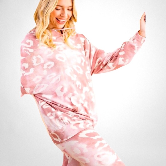 143 Story Pink Leopard Lounge Set | Fleece Lined Hoodie & Joggers - Picture 5 of 15